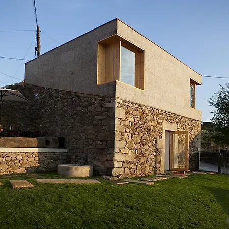 Casas De Vale De Lobo * Mirandela