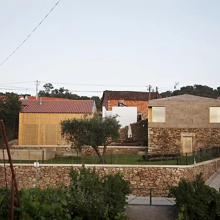 Casas De Vale De Lobo Дом отдыха Мирандела