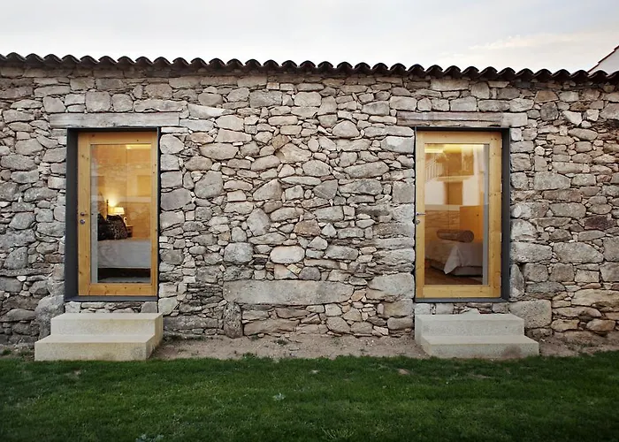 Casas De Vale De Lobo * Mirandela